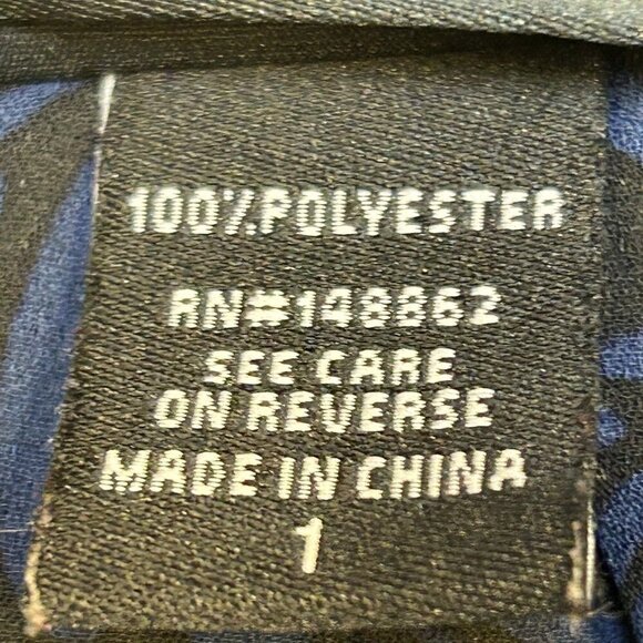 Torrid Top Womens 1X Roll Tab Sleeve Keyhole Neck Blue Black Asymmetrical Hem - Picture 4 of 10